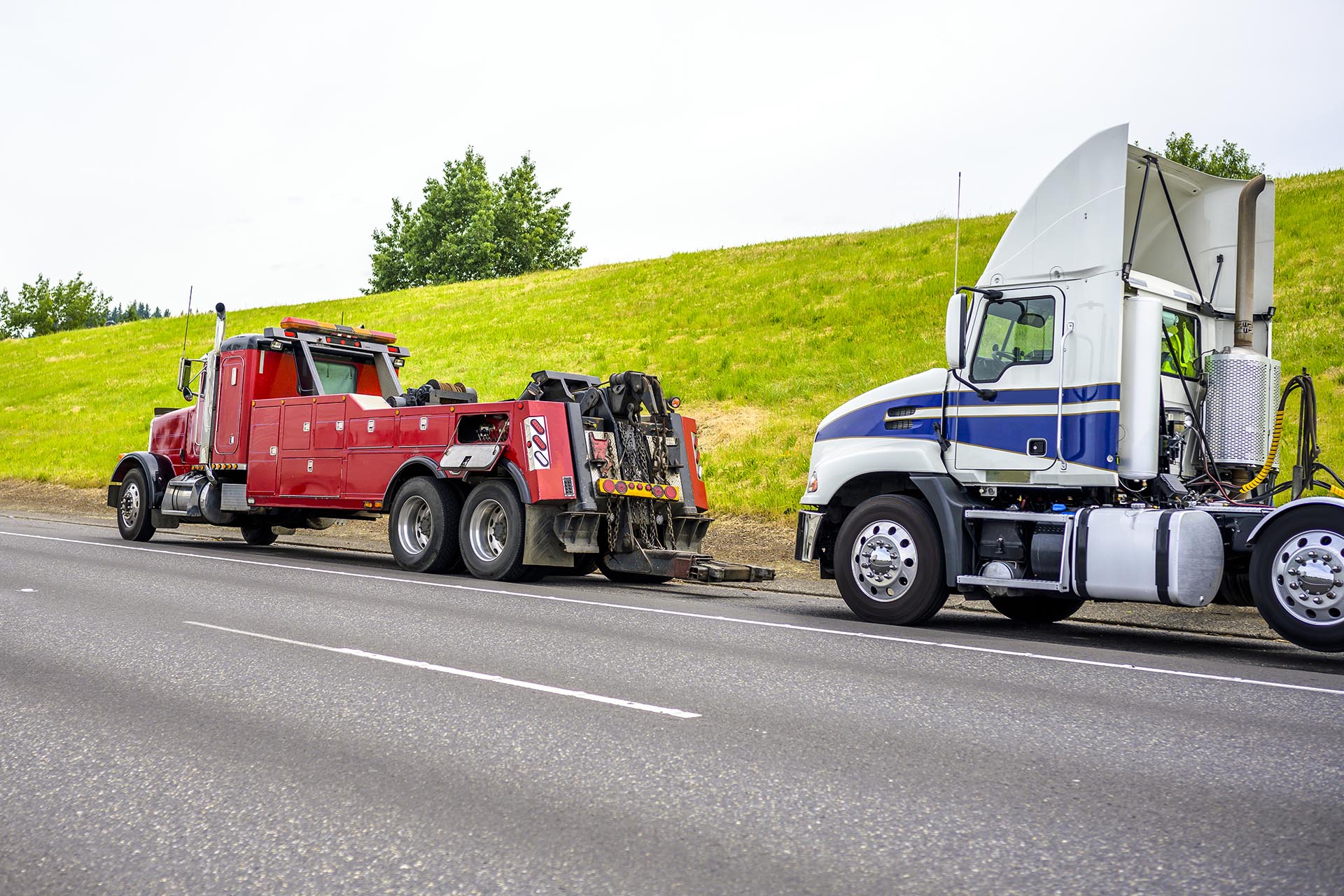 Remorquage de camion service rapide avec Depanoto 17